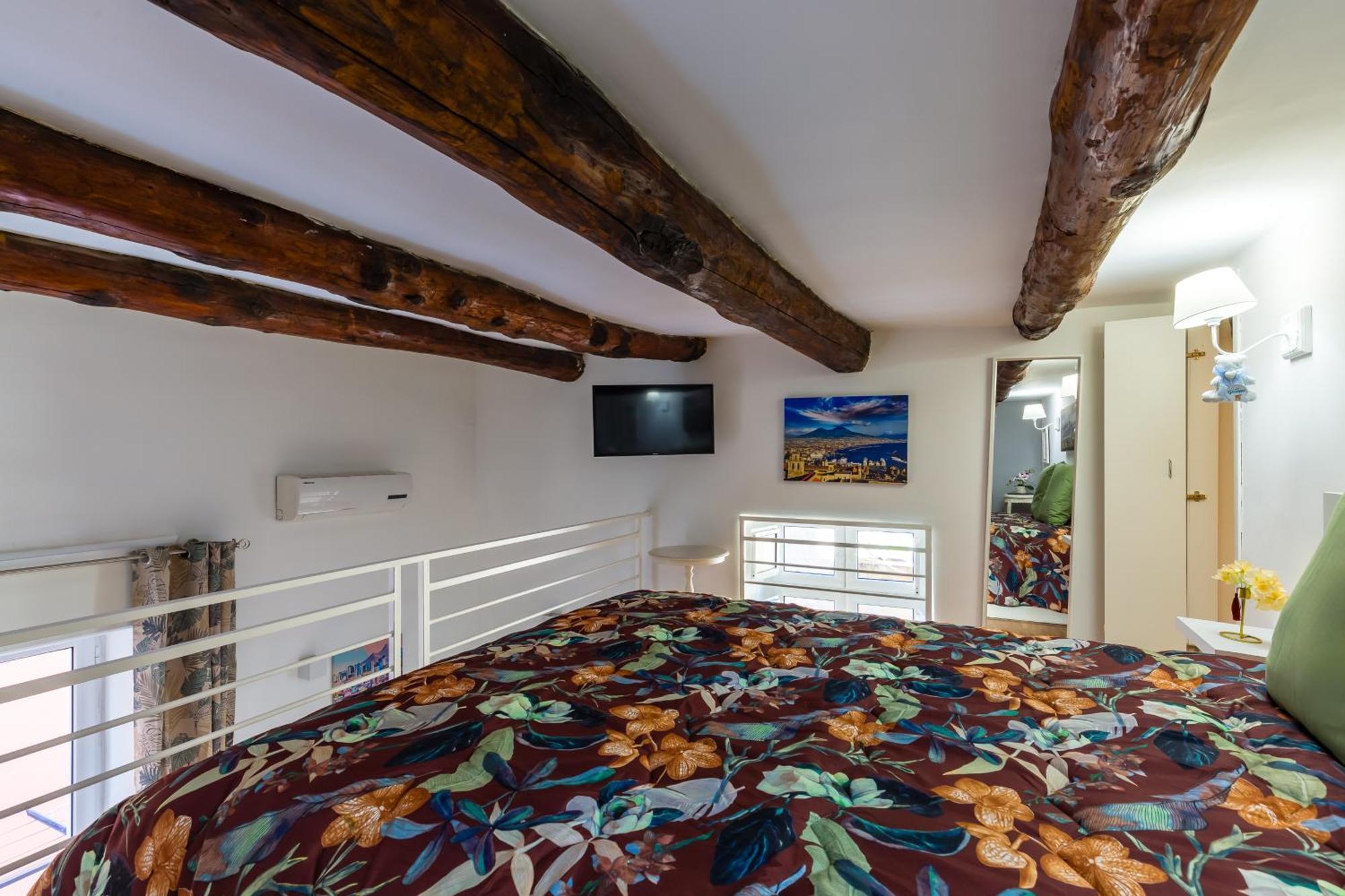 Toledo House Apartments เนเปิลส์ ภายนอก รูปภาพ