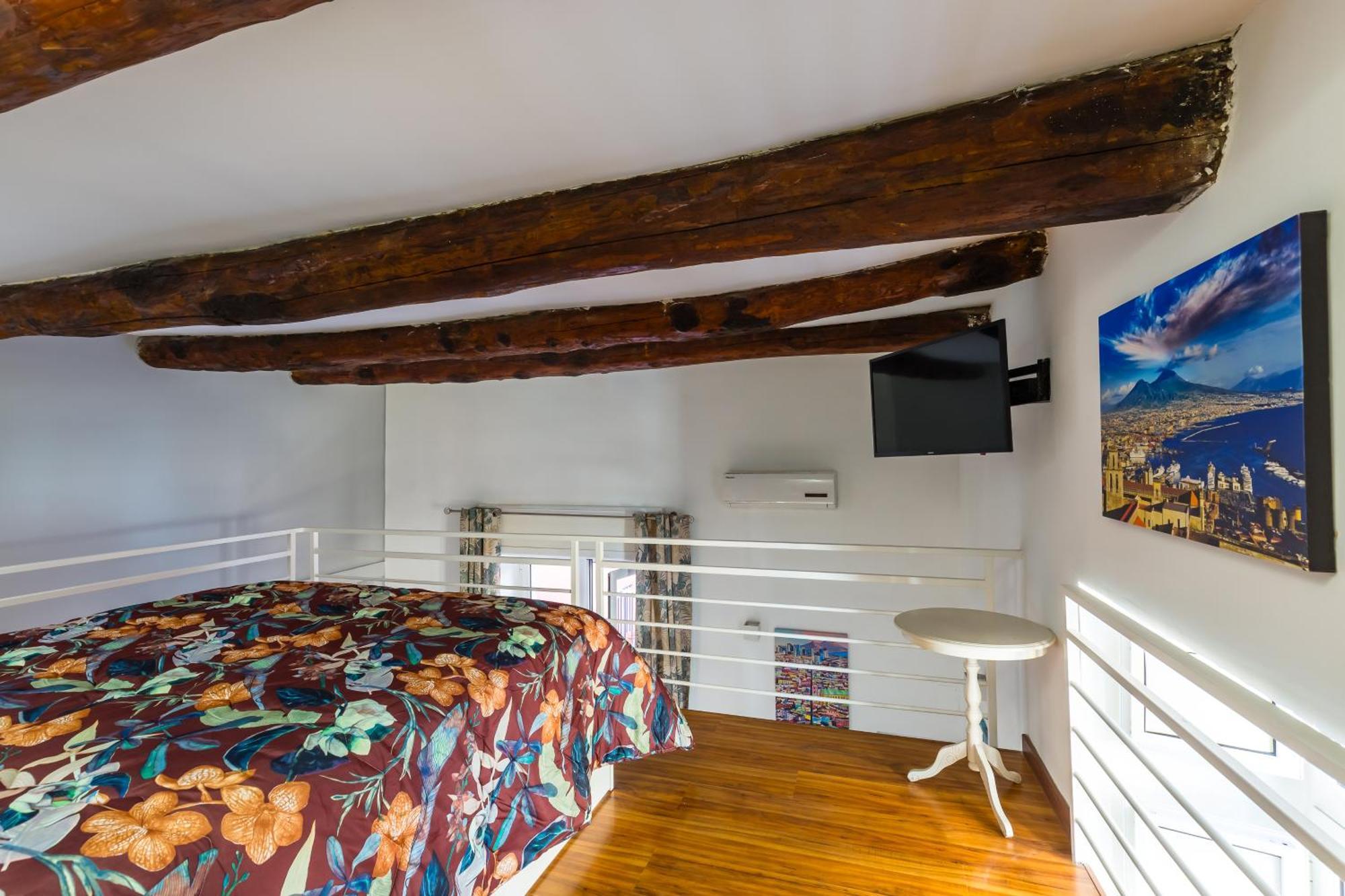 Toledo House Apartments เนเปิลส์ ภายนอก รูปภาพ