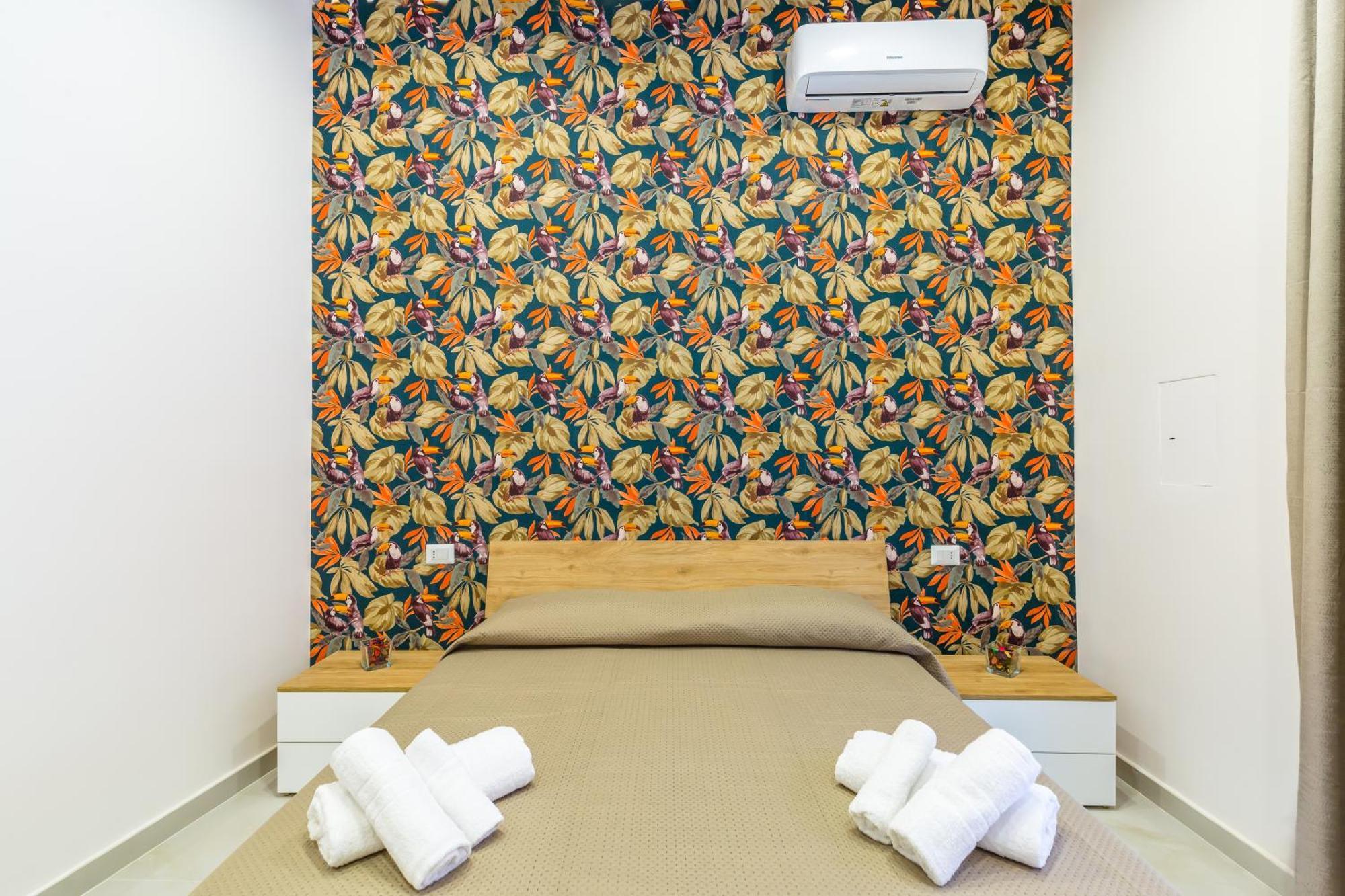 Toledo House Apartments เนเปิลส์ ภายนอก รูปภาพ