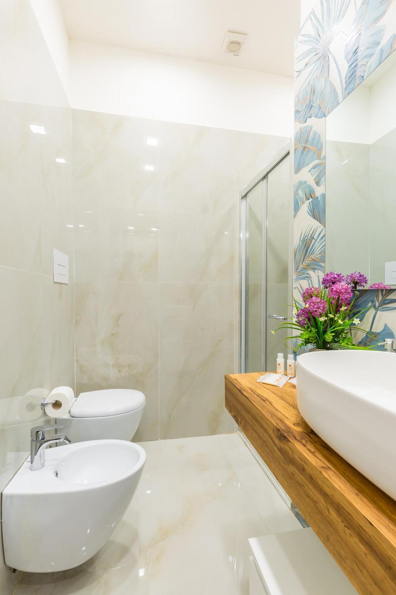 Toledo House Apartments เนเปิลส์ ภายนอก รูปภาพ