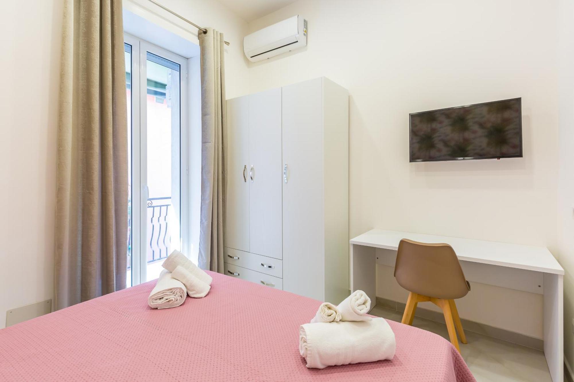 Toledo House Apartments เนเปิลส์ ภายนอก รูปภาพ