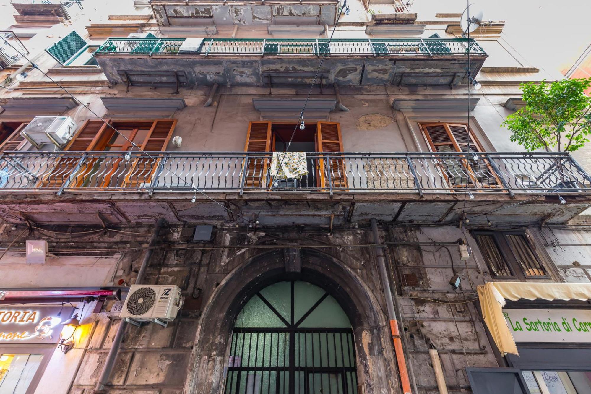 Toledo House Apartments เนเปิลส์ ภายนอก รูปภาพ