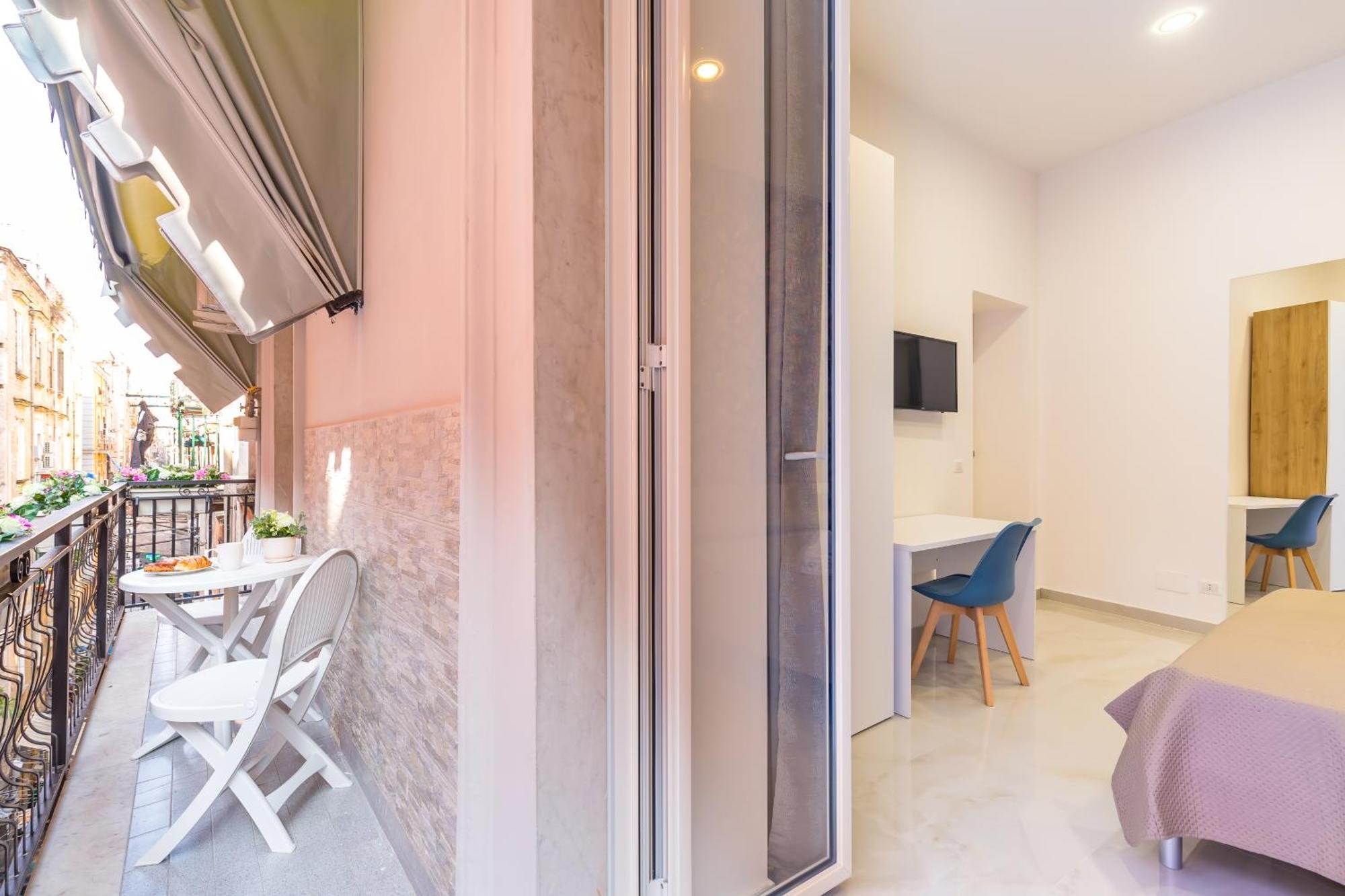 Toledo House Apartments เนเปิลส์ ภายนอก รูปภาพ