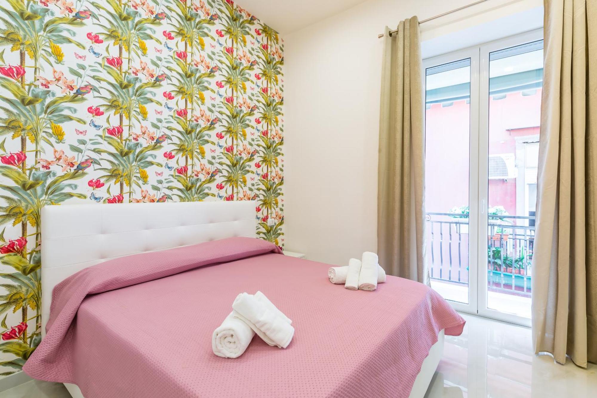 Toledo House Apartments เนเปิลส์ ภายนอก รูปภาพ