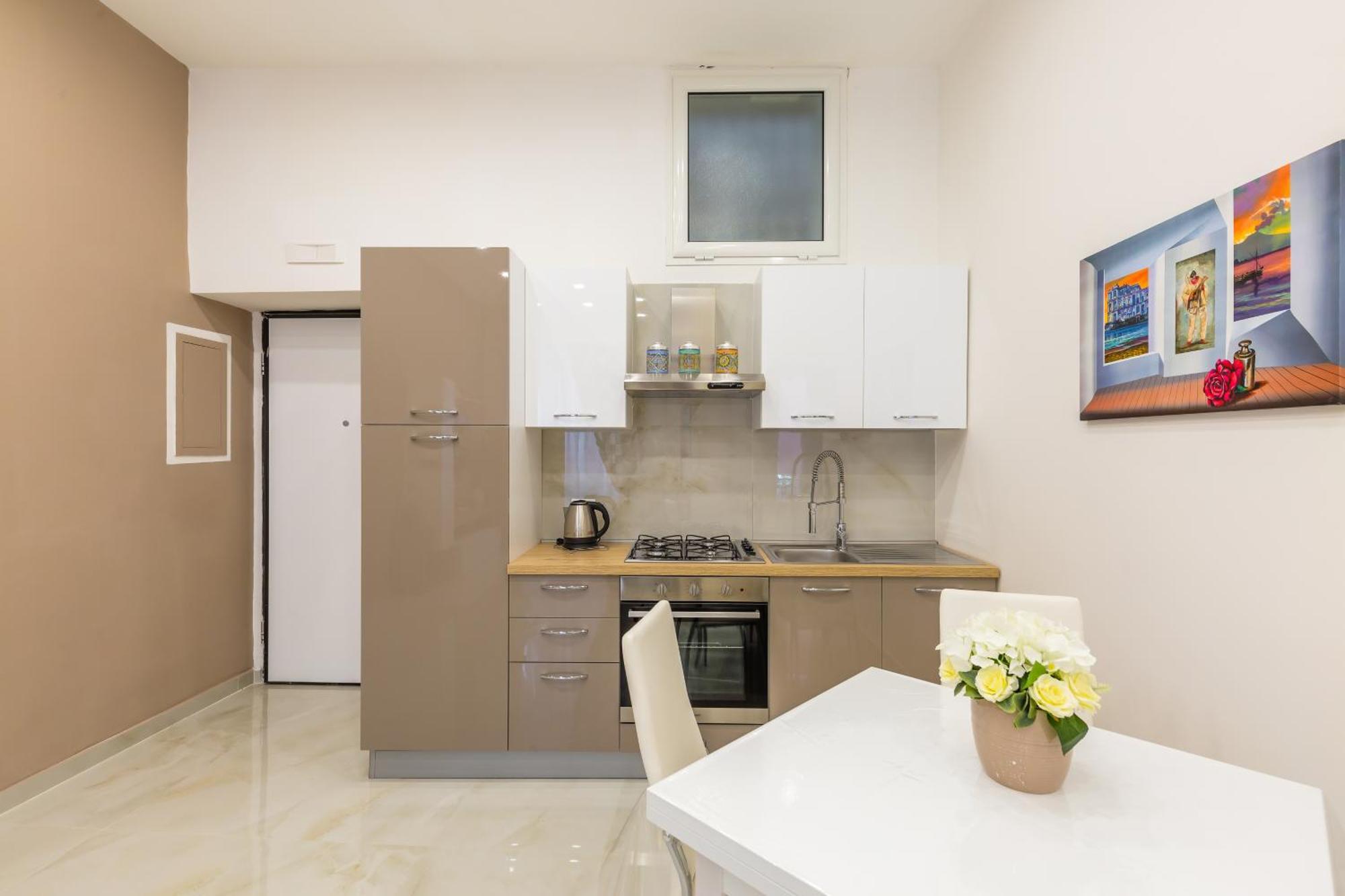 Toledo House Apartments เนเปิลส์ ภายนอก รูปภาพ