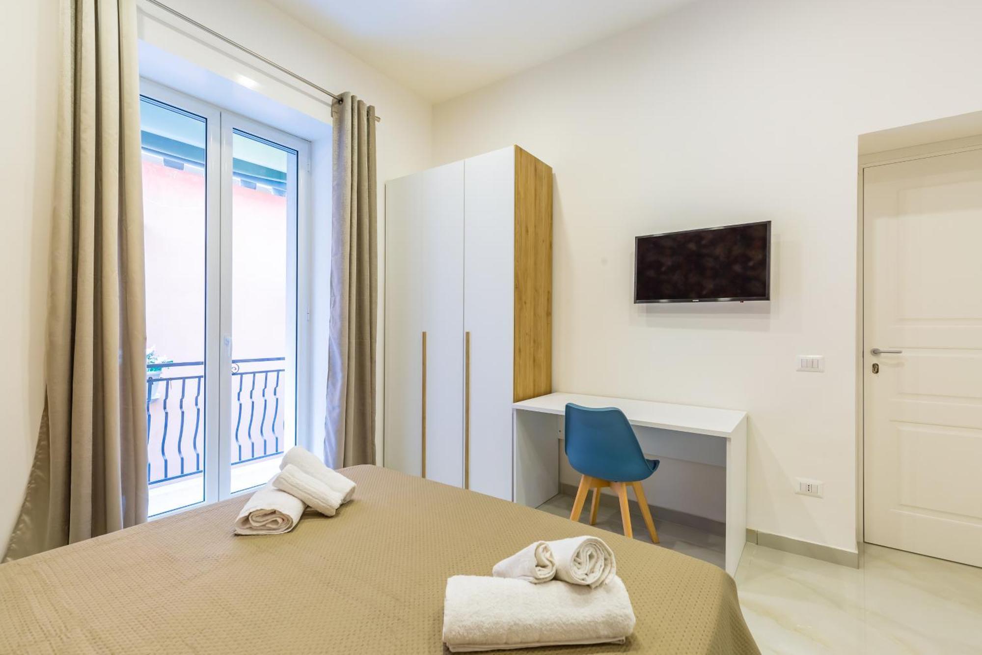 Toledo House Apartments เนเปิลส์ ภายนอก รูปภาพ