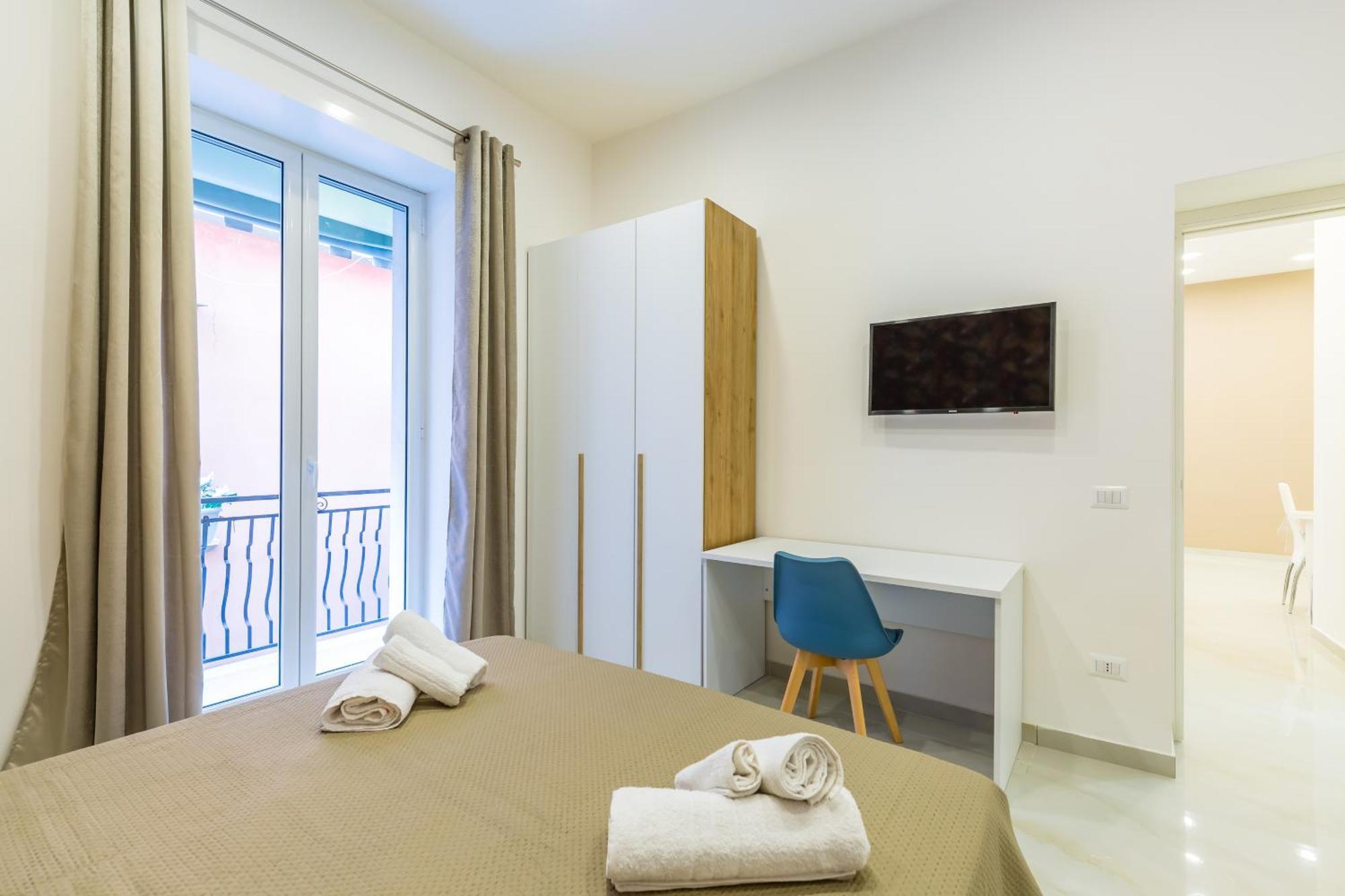 Toledo House Apartments เนเปิลส์ ภายนอก รูปภาพ