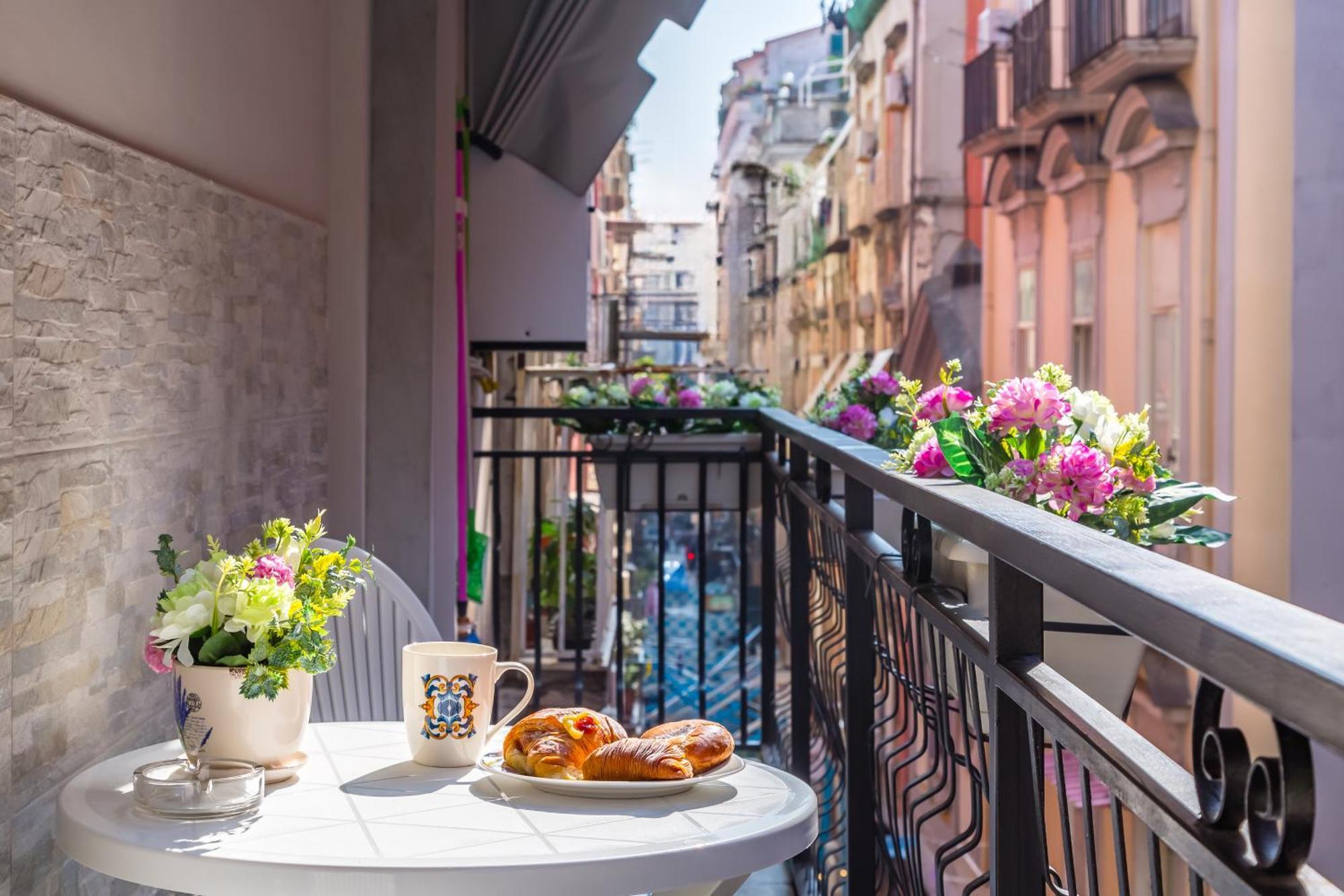 Toledo House Apartments เนเปิลส์ ภายนอก รูปภาพ
